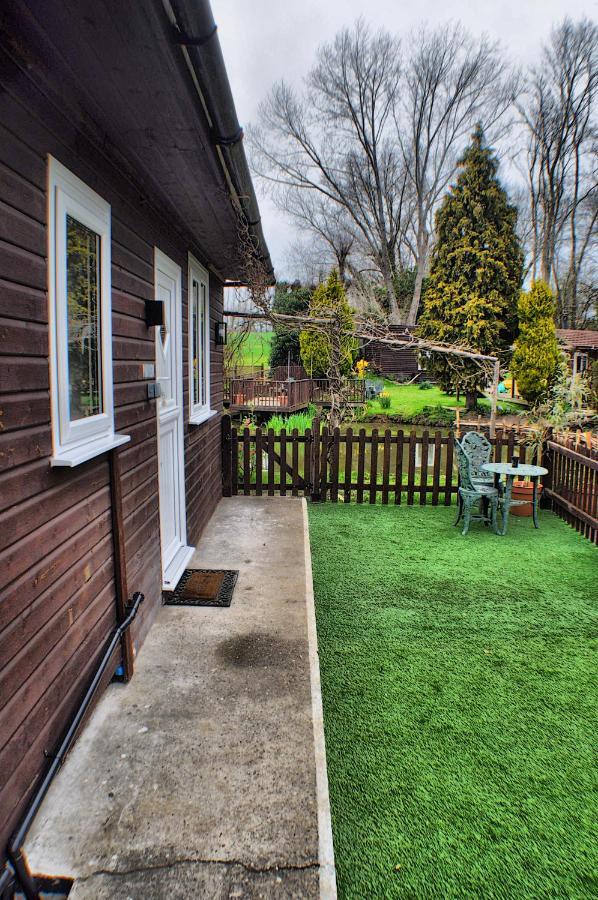 Woodies Peasmarsh Exterior photo